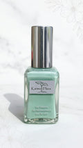 Karma Naturals vegano, no tóxico esmalte de uñas "Little Blue Box" Color de uñas de larga duración y libre de crueldad.
