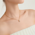 Single pendant necklace