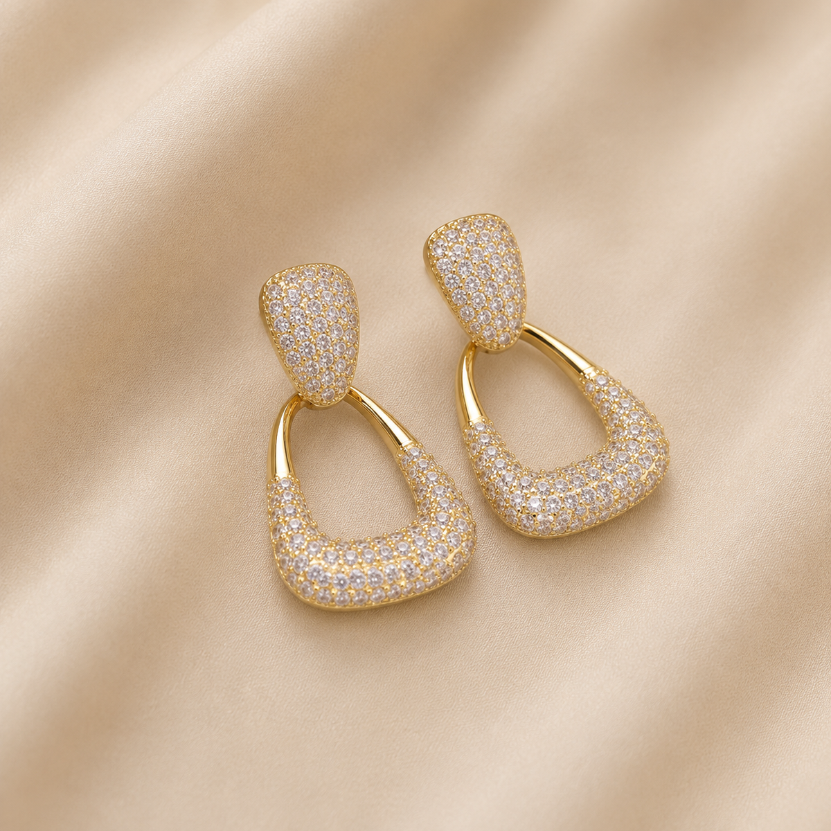 Pendant classing earrings