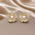 Zirconia and pearl flower studs