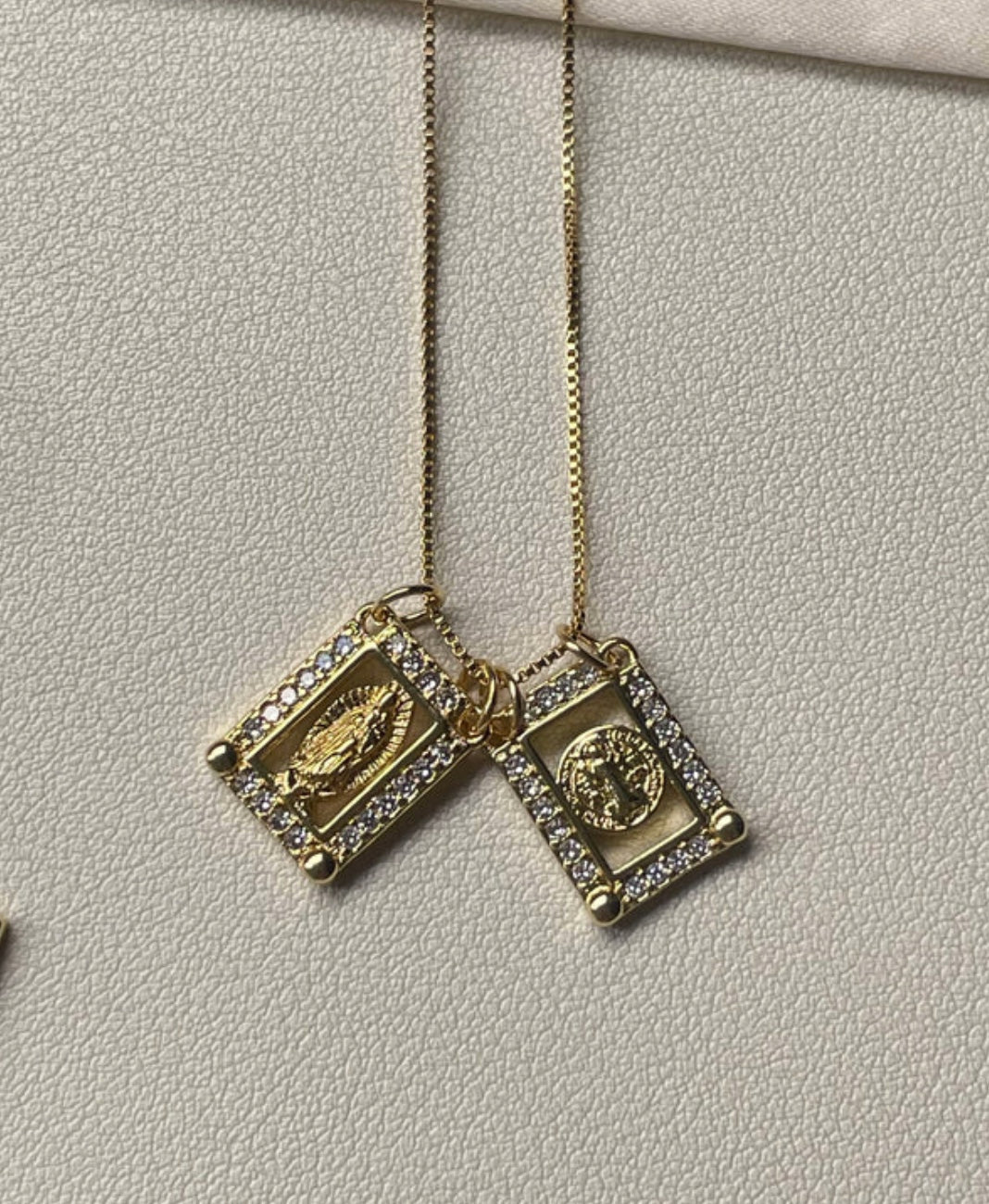 Collar Religioso Virgen Maria