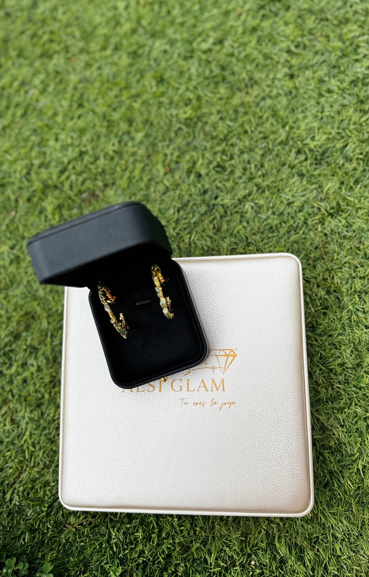 Aretes argollitas Esmeralda con electroformado
