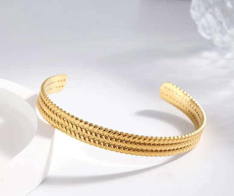 Brazalete tejido triple
