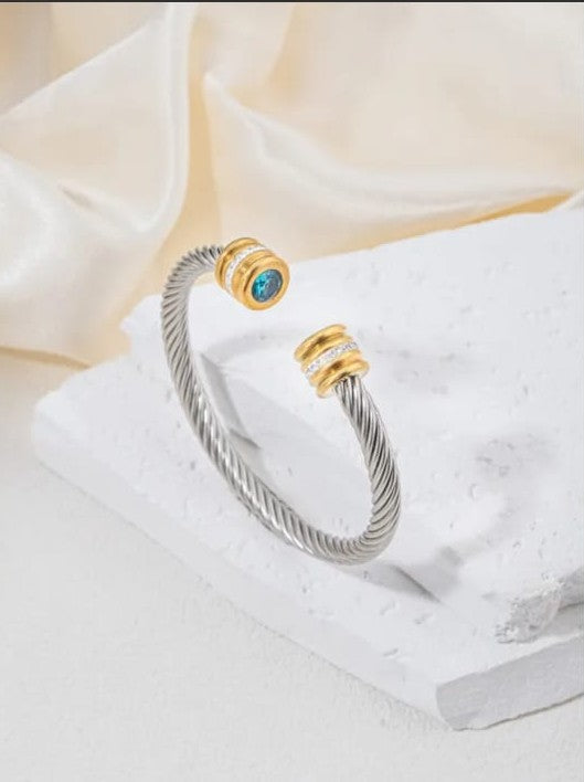 Brazalete con cristales azul celeste