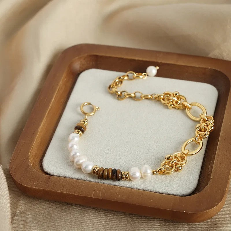 Pulsera con perlas y piedra café