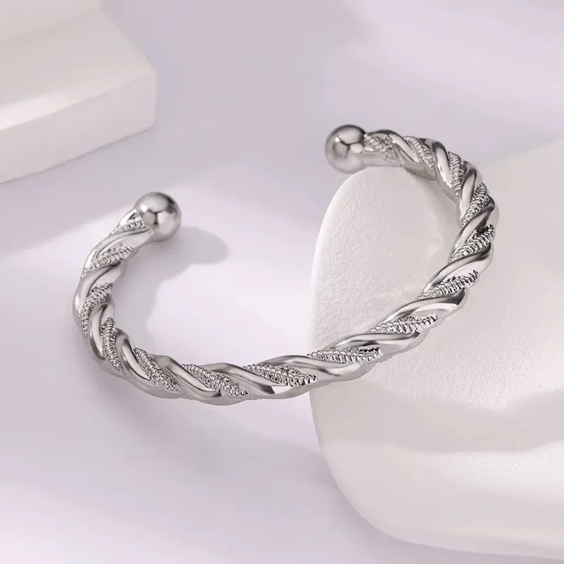Pulsera enroscada plateada