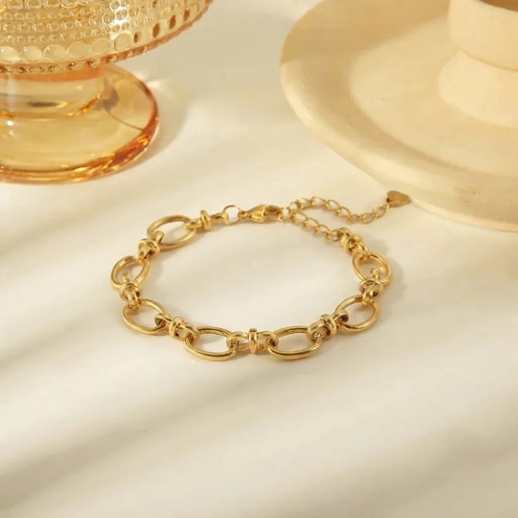 Pulsera de aros pequeños dorada