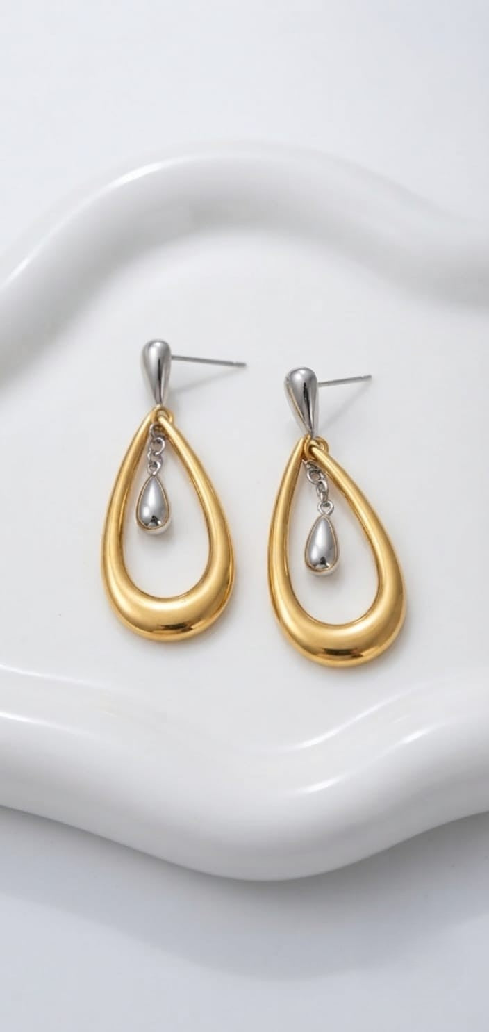 Aritos de acero inoxidable en forma de gotas bicolor
