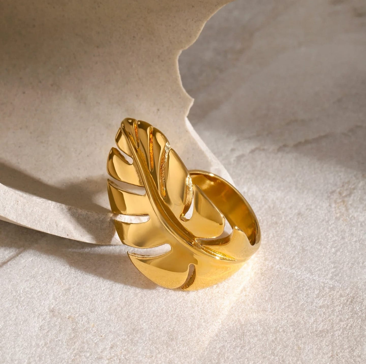Anillo ajustable en forma de hoja