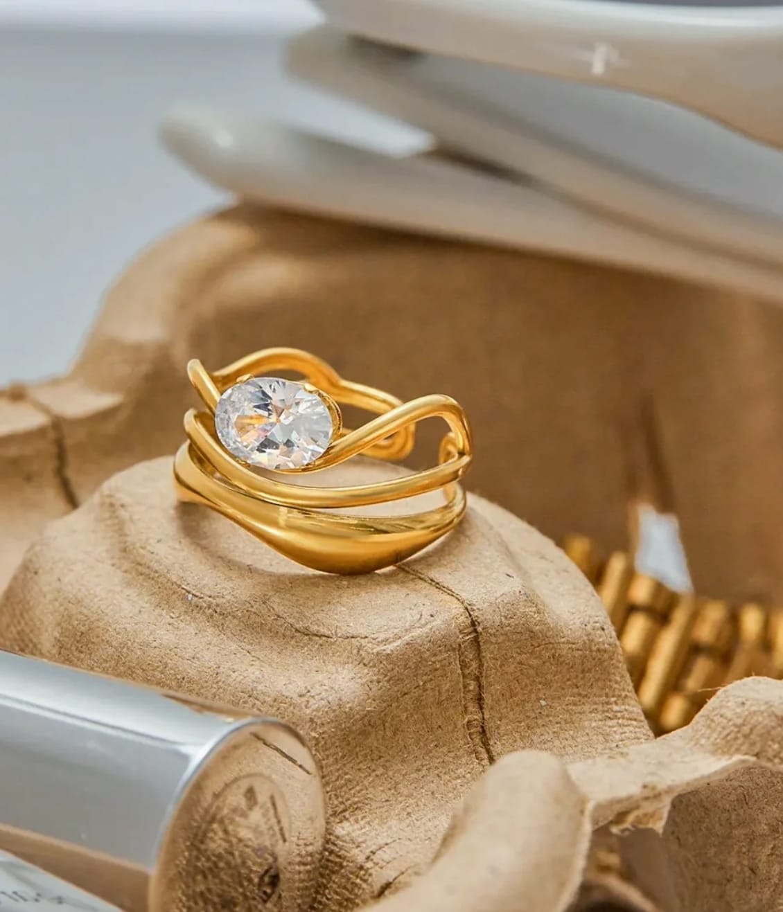 Anillo con zirconio al centro