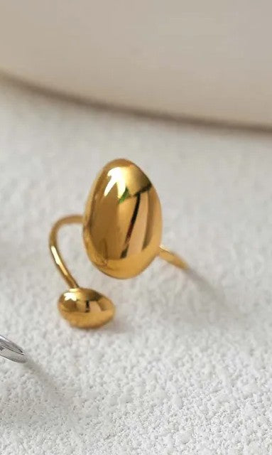 Anillo de gota dorado