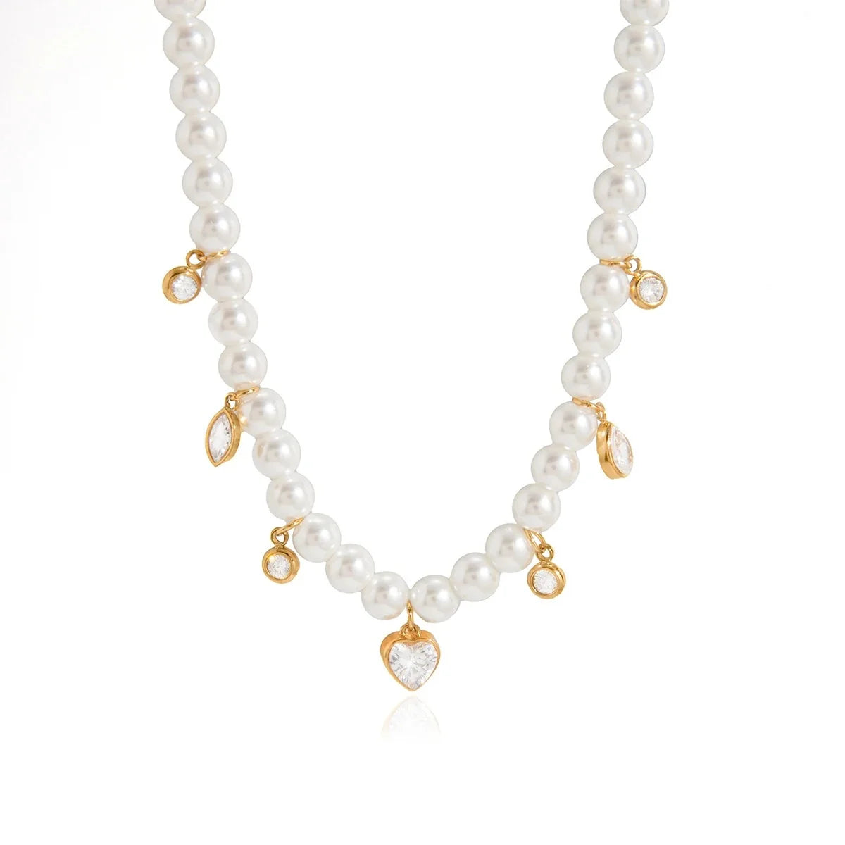 Pearl elegant necklace with shaped zircons